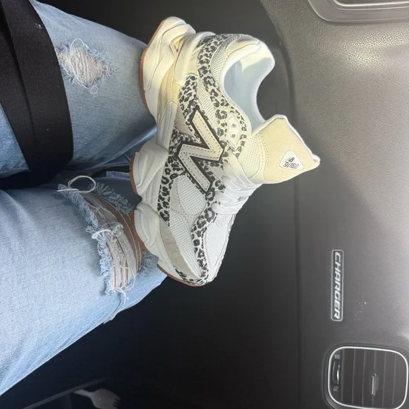 New Balance Women's White and Black Patterned Sneakers - Picture 2 of 3